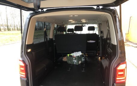 Volkswagen Caravelle T6 рестайлинг, 2018 год, 3 500 000 рублей, 9 фотография