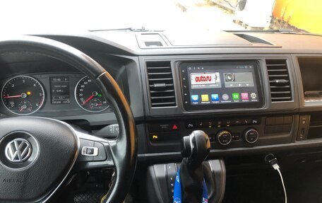 Volkswagen Caravelle T6 рестайлинг, 2018 год, 3 500 000 рублей, 15 фотография