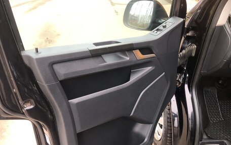 Volkswagen Caravelle T6 рестайлинг, 2018 год, 3 500 000 рублей, 16 фотография