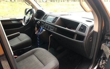 Volkswagen Caravelle T6 рестайлинг, 2018 год, 3 500 000 рублей, 17 фотография