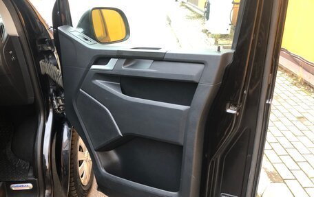 Volkswagen Caravelle T6 рестайлинг, 2018 год, 3 500 000 рублей, 20 фотография