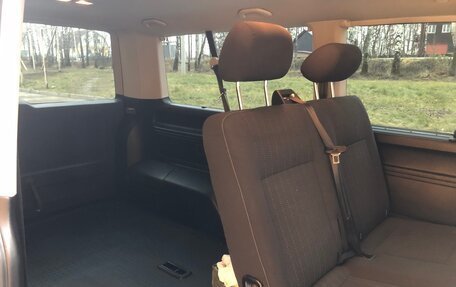 Volkswagen Caravelle T6 рестайлинг, 2018 год, 3 500 000 рублей, 21 фотография