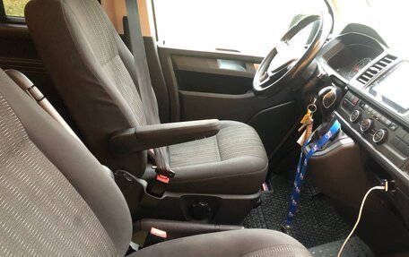 Volkswagen Caravelle T6 рестайлинг, 2018 год, 3 500 000 рублей, 19 фотография