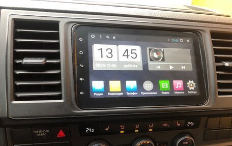 Volkswagen Caravelle T6 рестайлинг, 2018 год, 3 500 000 рублей, 24 фотография