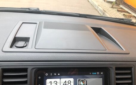 Volkswagen Caravelle T6 рестайлинг, 2018 год, 3 500 000 рублей, 29 фотография