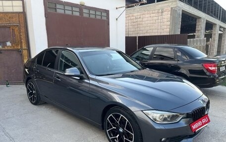 BMW 3 серия, 2013 год, 1 900 000 рублей, 3 фотография