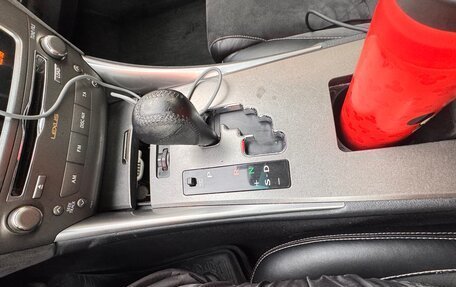 Lexus IS II рестайлинг 2, 2008 год, 1 300 000 рублей, 10 фотография