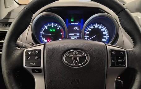 Toyota Land Cruiser Prado 150 рестайлинг 2, 2015 год, 3 250 000 рублей, 17 фотография