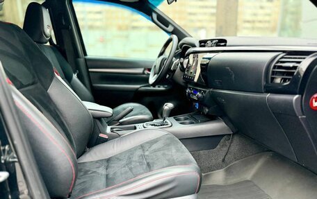 Toyota Hilux VIII, 2022 год, 5 500 000 рублей, 13 фотография