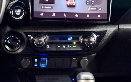 Toyota Hilux VIII, 2022 год, 5 500 000 рублей, 22 фотография