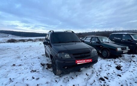 Chevrolet Niva I рестайлинг, 2011 год, 600 000 рублей, 3 фотография