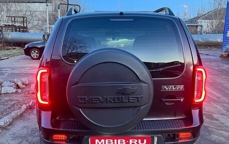 Chevrolet Niva I рестайлинг, 2011 год, 600 000 рублей, 5 фотография