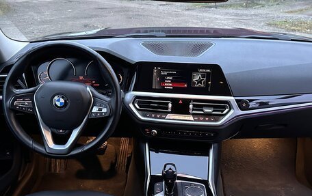 BMW 3 серия, 2019 год, 2 950 000 рублей, 11 фотография