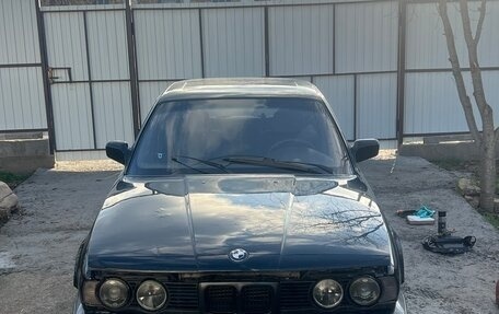 BMW 5 серия, 1988 год, 460 000 рублей, 1 фотография