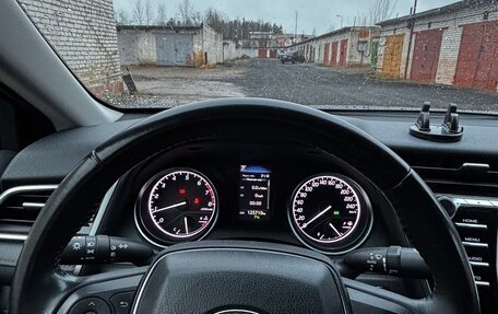 Toyota Camry, 2018 год, 2 650 000 рублей, 15 фотография