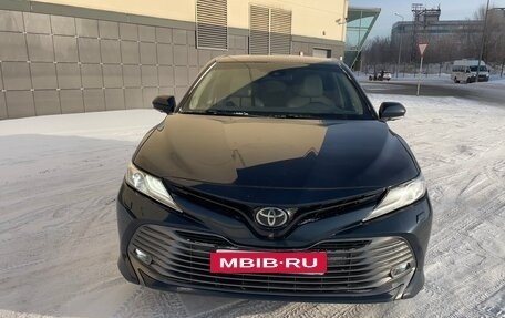 Toyota Camry, 2018 год, 2 500 000 рублей, 3 фотография