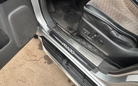 Toyota Land Cruiser Prado 150 рестайлинг 2, 2012 год, 3 090 000 рублей, 17 фотография