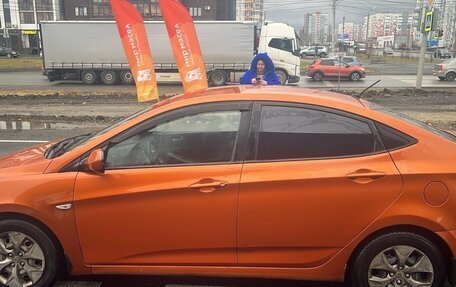 Hyundai Solaris II рестайлинг, 2015 год, 550 000 рублей, 4 фотография