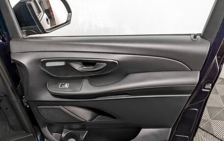 Mercedes-Benz V-Класс, 2018 год, 3 850 000 рублей, 7 фотография