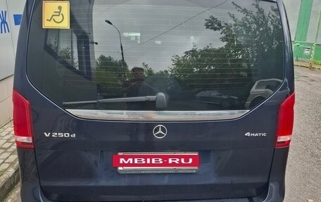 Mercedes-Benz V-Класс, 2018 год, 3 850 000 рублей, 19 фотография