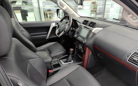 Toyota Land Cruiser Prado 150 рестайлинг 2, 2015 год, 3 669 000 рублей, 13 фотография