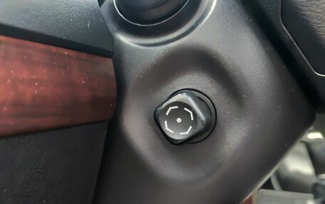 Toyota Land Cruiser Prado 150 рестайлинг 2, 2015 год, 3 669 000 рублей, 25 фотография