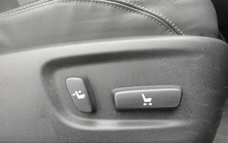 Toyota Land Cruiser Prado 150 рестайлинг 2, 2015 год, 3 669 000 рублей, 28 фотография