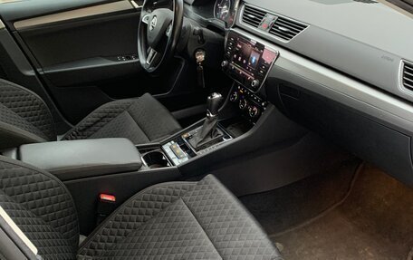 Skoda Superb III рестайлинг, 2018 год, 2 100 000 рублей, 13 фотография