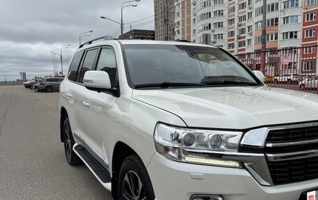 Toyota Land Cruiser 200, 2019 год, 7 300 000 рублей, 1 фотография