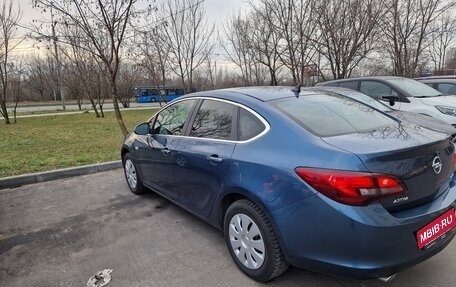 Opel Astra J, 2013 год, 970 000 рублей, 6 фотография