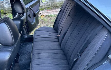 Mercedes-Benz E-Класс, 1992 год, 400 000 рублей, 3 фотография