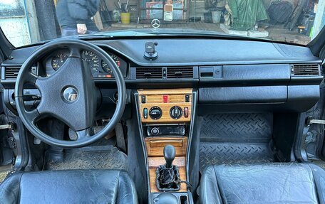 Mercedes-Benz E-Класс, 1992 год, 400 000 рублей, 2 фотография