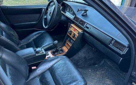 Mercedes-Benz E-Класс, 1992 год, 400 000 рублей, 4 фотография