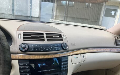 Mercedes-Benz E-Класс, 2005 год, 820 000 рублей, 4 фотография