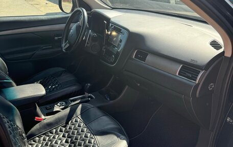 Mitsubishi Outlander III рестайлинг 3, 2012 год, 1 200 000 рублей, 7 фотография