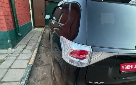 Mitsubishi Outlander III рестайлинг 3, 2012 год, 1 200 000 рублей, 8 фотография