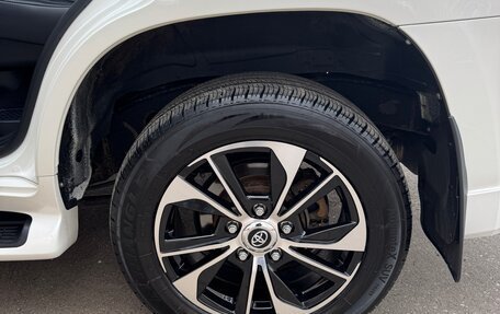 Toyota Land Cruiser 200, 2019 год, 7 300 000 рублей, 17 фотография