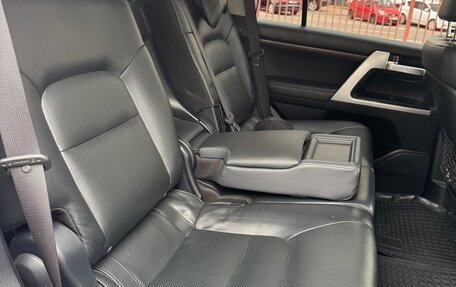 Toyota Land Cruiser 200, 2019 год, 7 300 000 рублей, 14 фотография