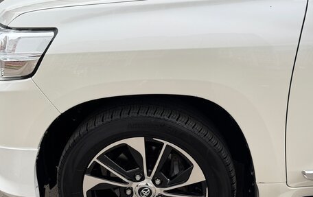 Toyota Land Cruiser 200, 2019 год, 7 300 000 рублей, 24 фотография