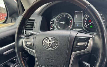 Toyota Land Cruiser 200, 2019 год, 7 300 000 рублей, 25 фотография