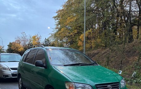 Toyota Ipsum II, 1997 год, 550 000 рублей, 1 фотография