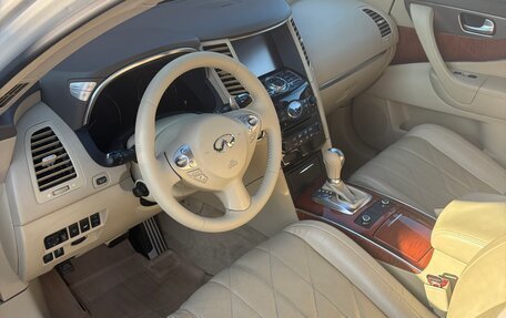 Infiniti QX70, 2015 год, 2 600 000 рублей, 5 фотография