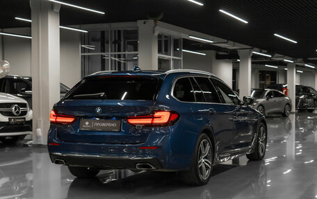 BMW 5 серия, 2022 год, 5 600 000 рублей, 5 фотография