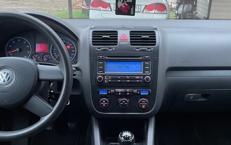 Volkswagen Golf V, 2004 год, 670 000 рублей, 9 фотография