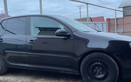 Volkswagen Golf V, 2004 год, 670 000 рублей, 1 фотография