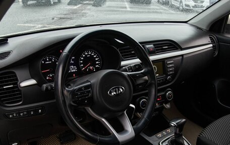 KIA Rio IV, 2018 год, 1 385 000 рублей, 11 фотография