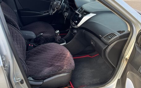 Hyundai Solaris II рестайлинг, 2015 год, 1 200 000 рублей, 4 фотография