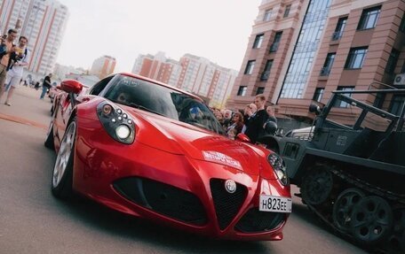 Alfa Romeo 4C, 2014 год, 12 000 000 рублей, 23 фотография