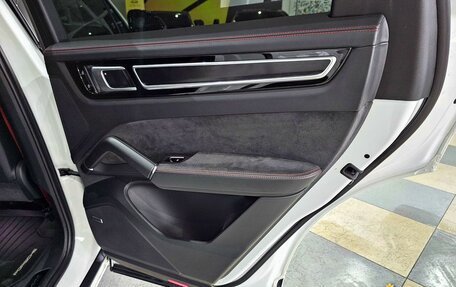 Porsche Cayenne III, 2021 год, 12 879 000 рублей, 20 фотография