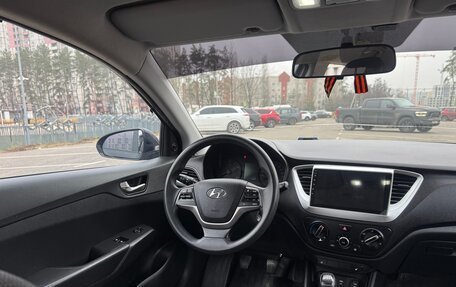 Hyundai Solaris II рестайлинг, 2017 год, 1 150 000 рублей, 33 фотография